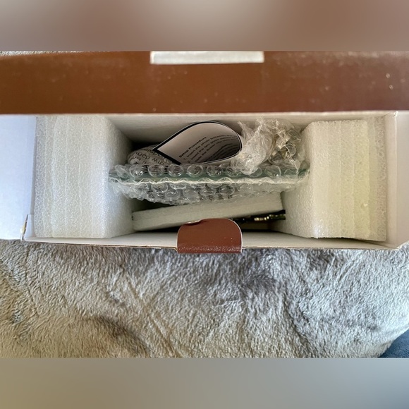 NWT Papyrus flower metal floating picture frame 5x7 inches - Picture 6 of 6